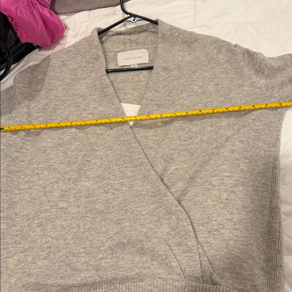 Brochu Walker Light Gray V-Neck Sweater - Picture 12 of 13